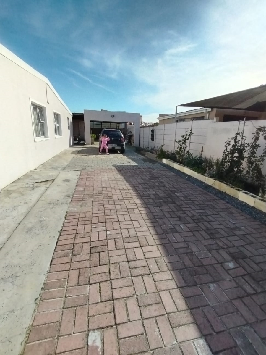  Bedroom Property for Sale in Bridgetown Western Cape